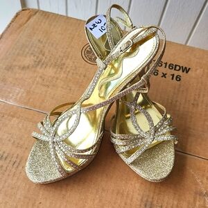 Dress shoes gold